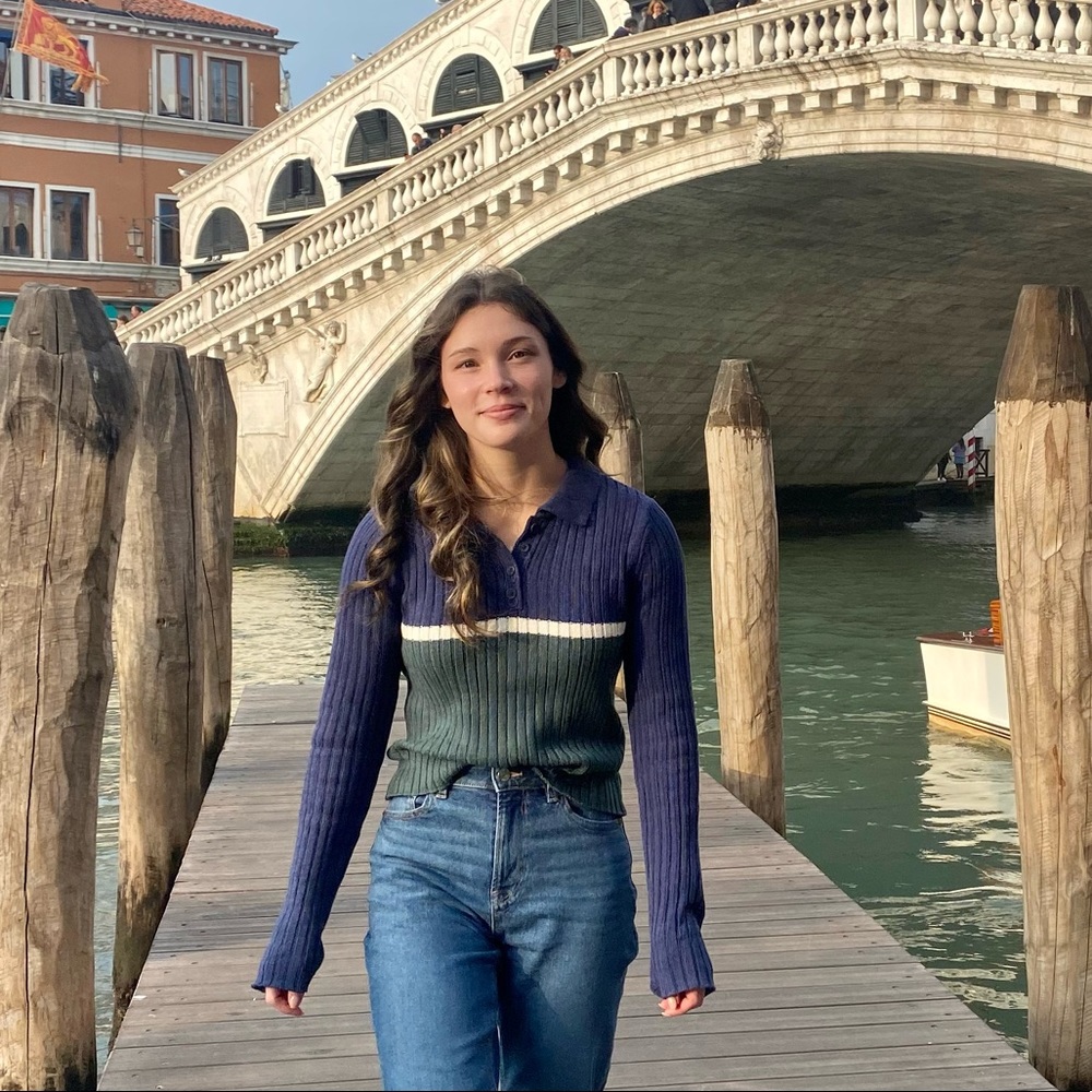 Meet your Posher, Abigail